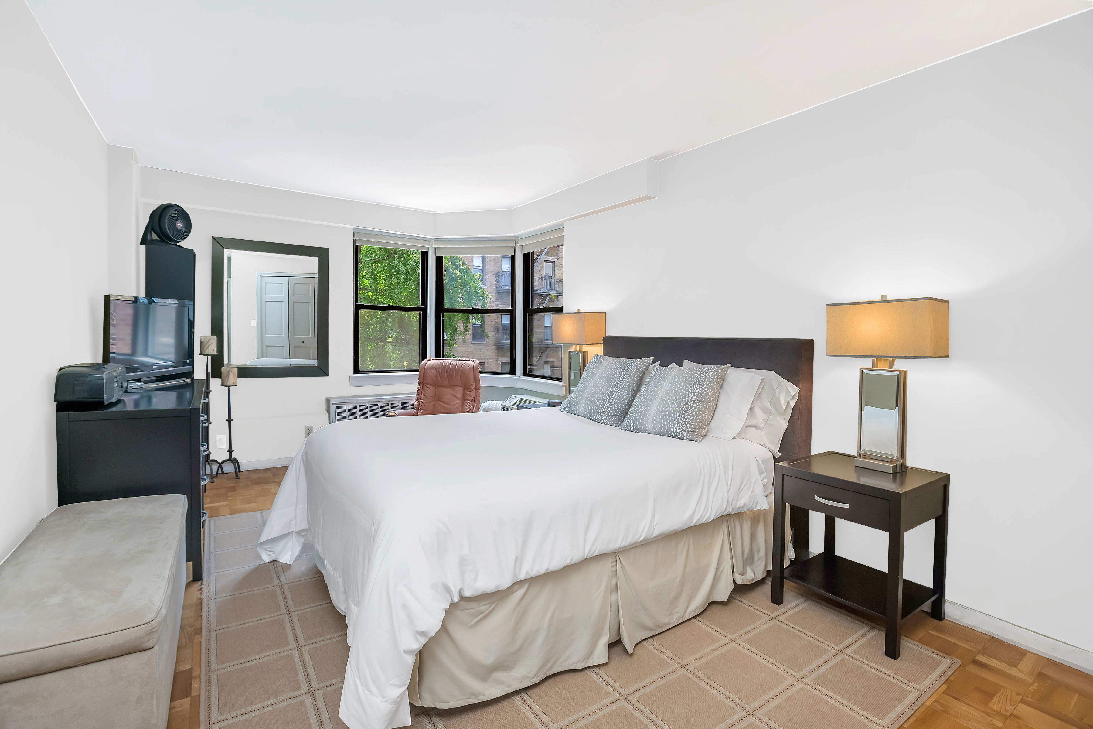 345 East 52nd Street, Unit 3G Manhattan, NY 10022 - Photo 4 of 8