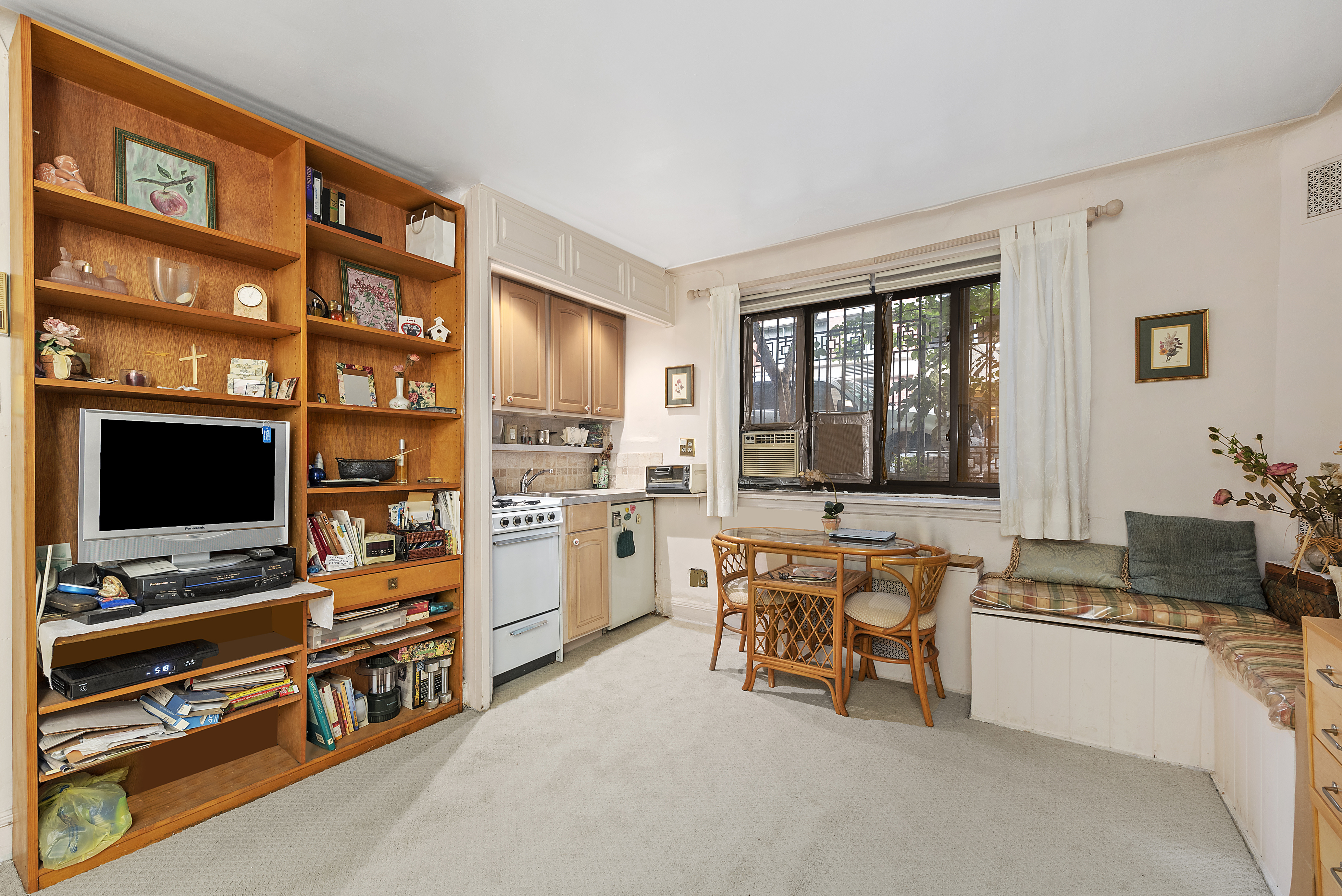 126 East 30th Street, Unit 1B Manhattan, NY 10016 - Photo 3 of 6