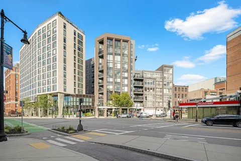 $1,195,000 | 14 West Broadway, Unit 507, Boston, MA 02127