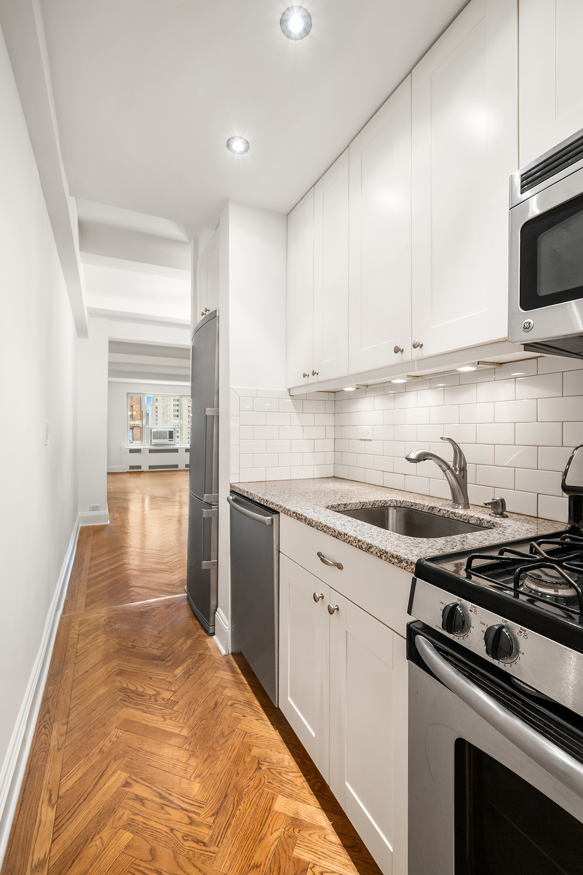 50 Park Avenue, Unit 15H Manhattan, NY 10016 - Photo 7 of 16