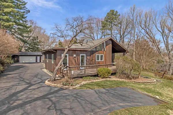 $2,000,000 | 4715 38th Street North, Arlington, VA 22207