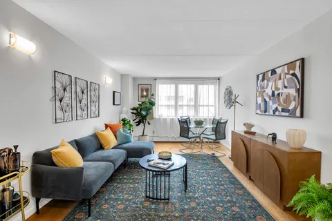 $725,000 | 220 Manhattan Avenue, Unit 7P | Upper West Side