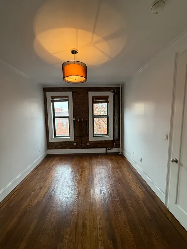 $799,000 | 24-75 38th Street, Unit 5C | Astoria