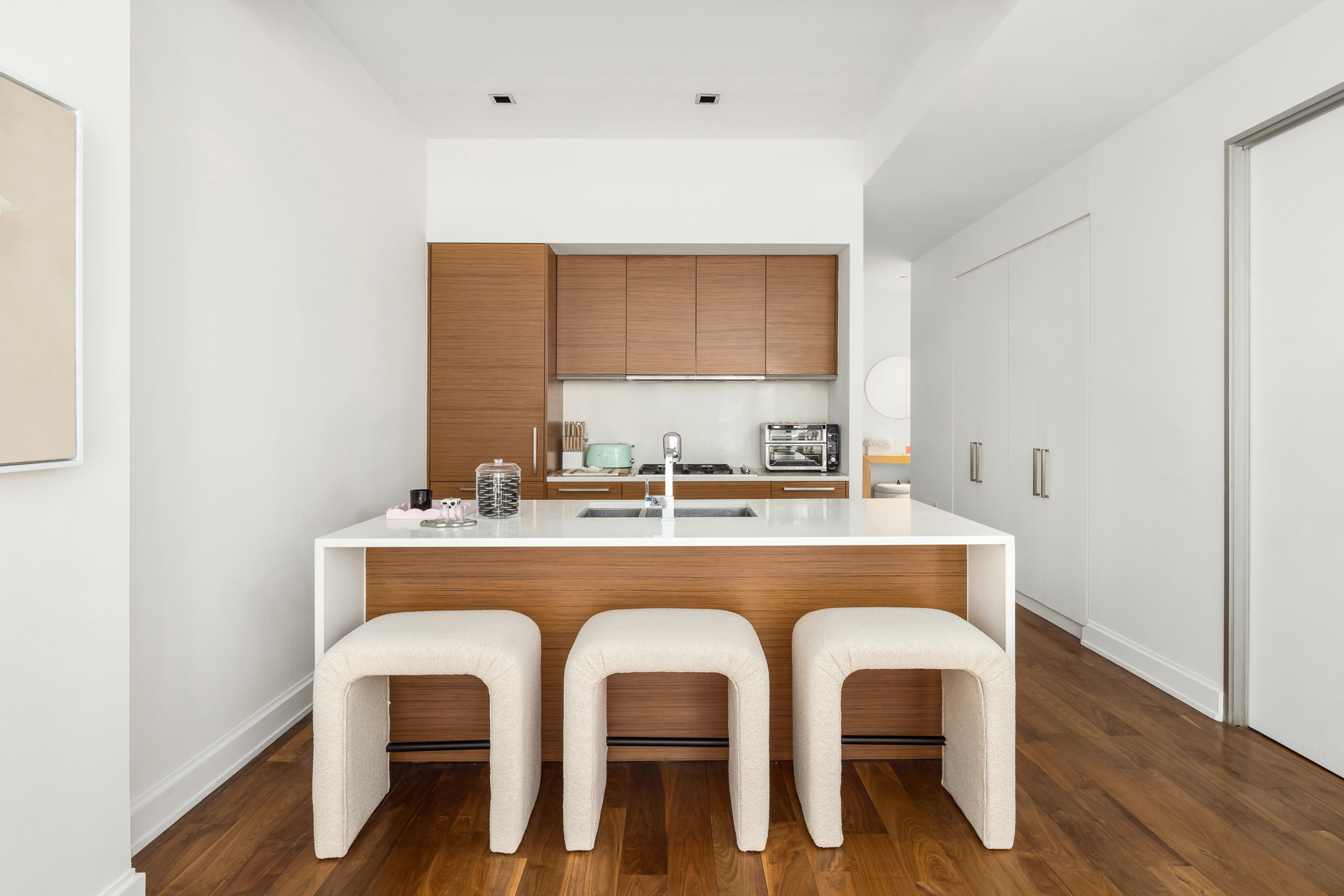 140 West 22nd Street, Unit 2F Manhattan, NY 10011 - Photo 5 of 10 Gallery Image 5