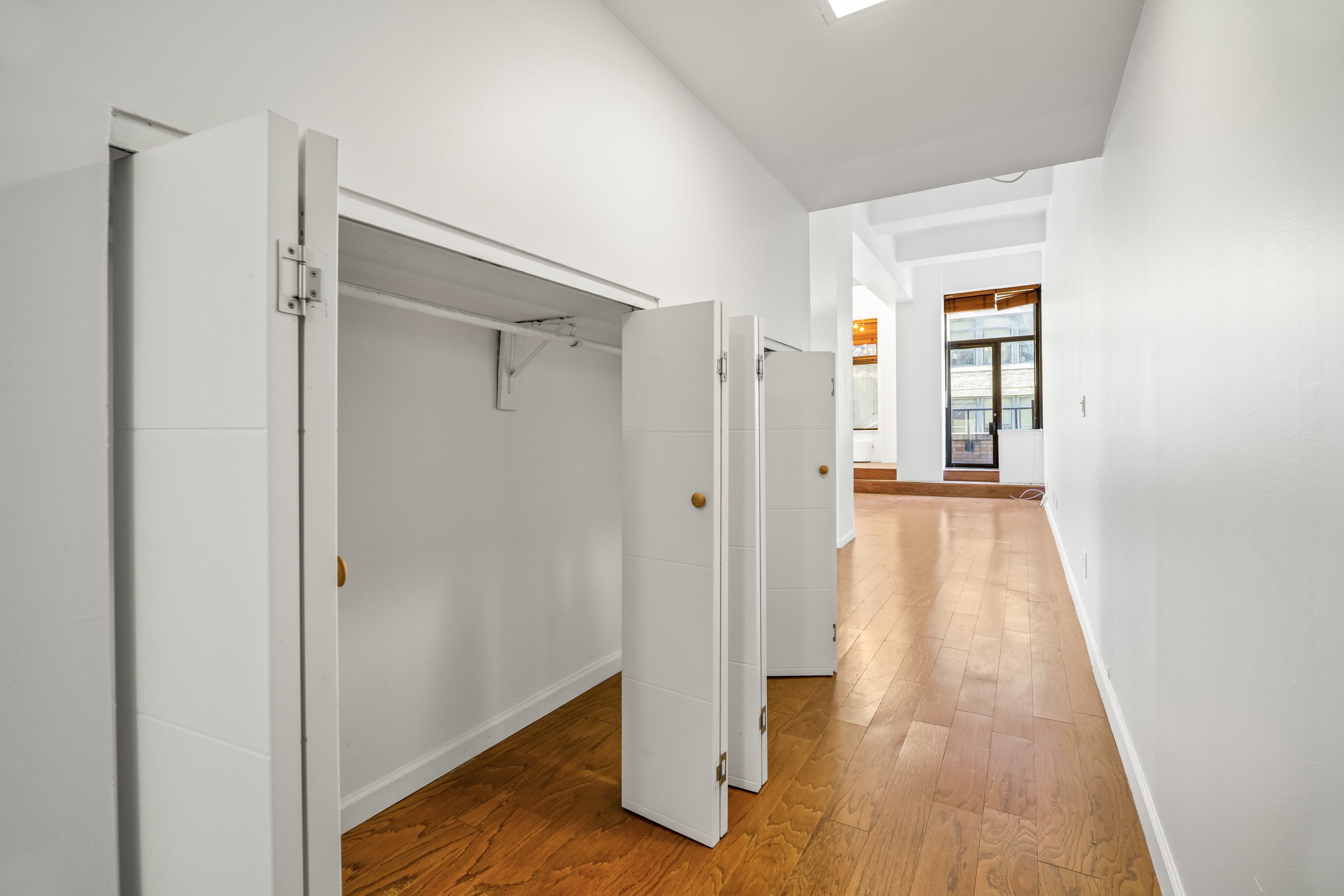 310 East 46th Street, Unit 8U Manhattan, NY 10017 - Photo 10 of 16
