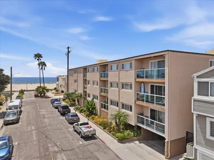 $1,245,000 | 15 15th Street, Unit 14, Hermosa Beach, CA 90254