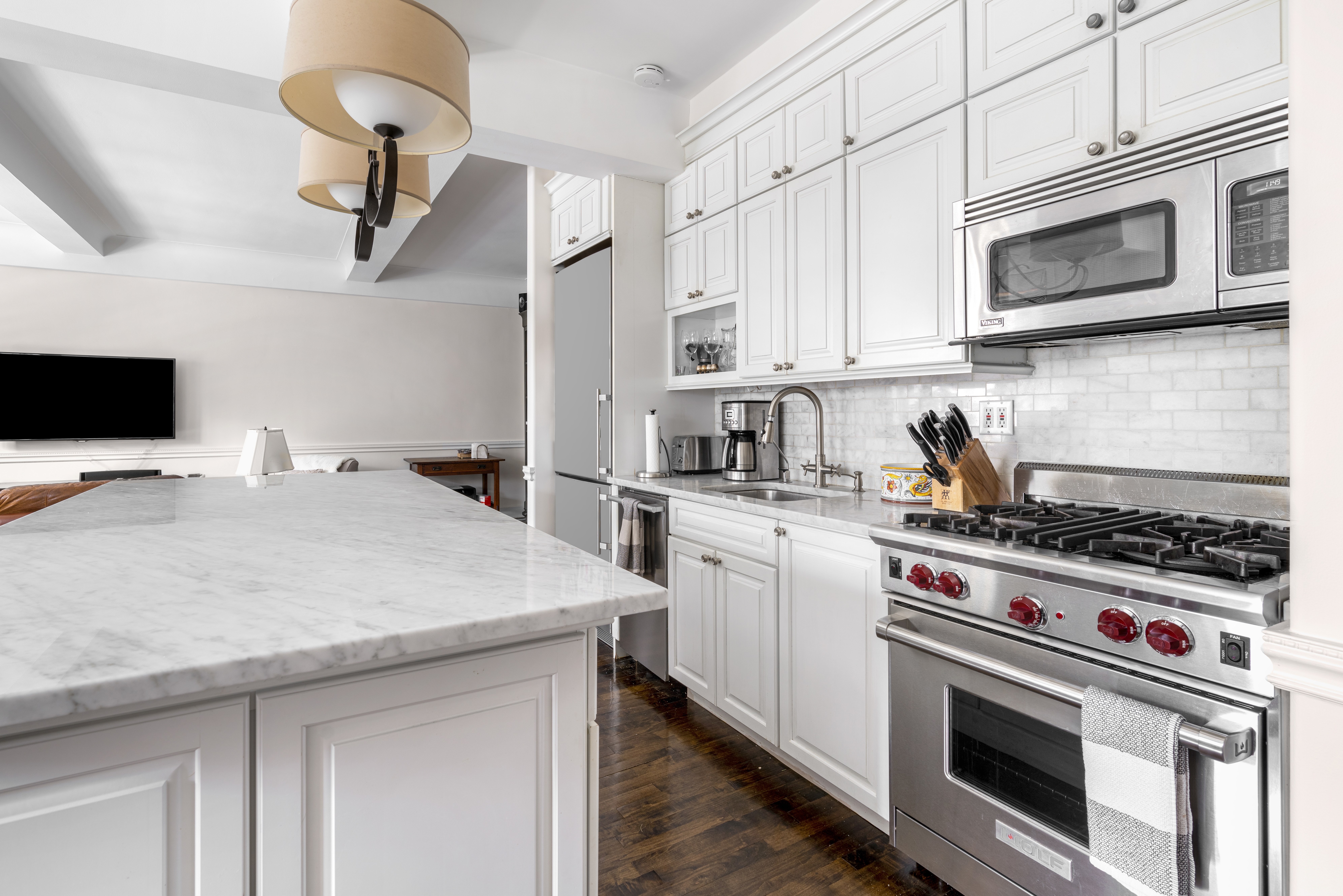 330 West 72nd Street, Unit 11C Manhattan, NY 10023 - Photo 8 of 18