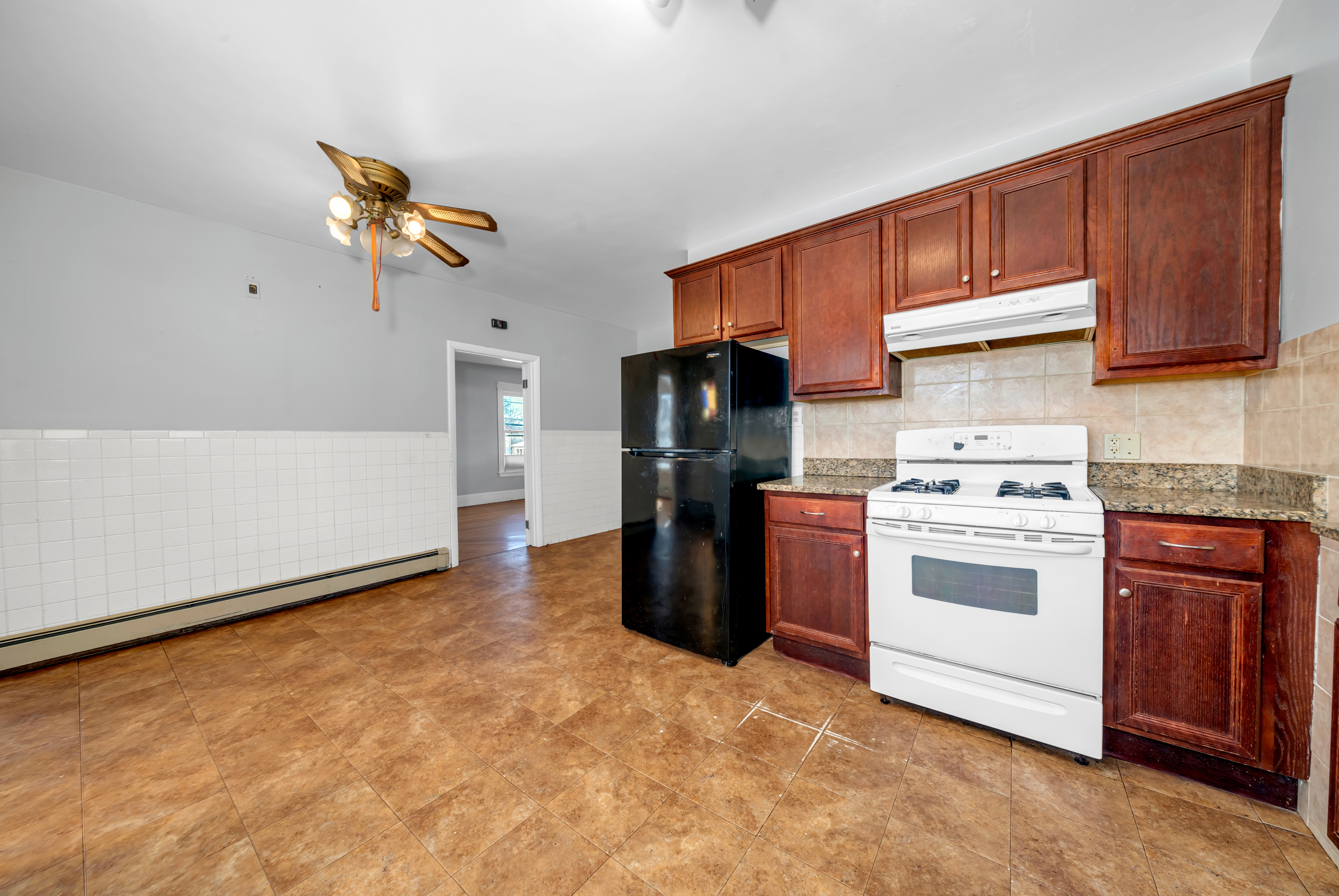 75 Warren Street Medford, MA 02155 - Photo 18 of 68