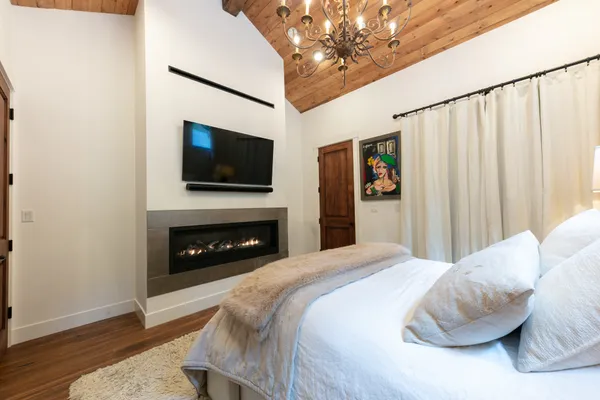 $2,550,000 | 28960 Crags Drive, Agoura Hills, CA 91301