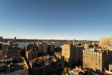 $875,000 | 250 West 90th Street, Unit 12G | Upper West Side