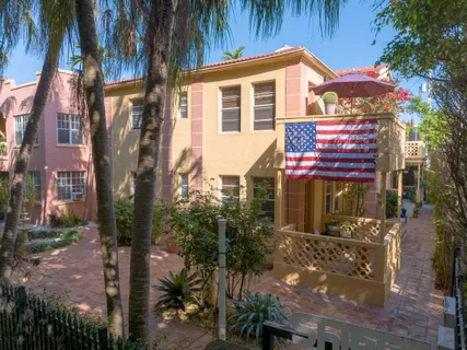 $4,950,000 | 735-745 Meridian Avenue, Miami Beach, FL 33139