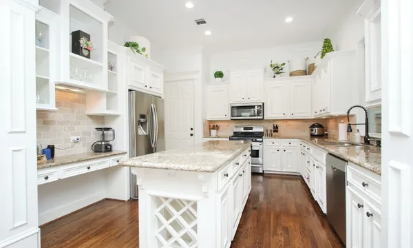 $774,000 | 1330 West 25th Street, Houston, TX 77008