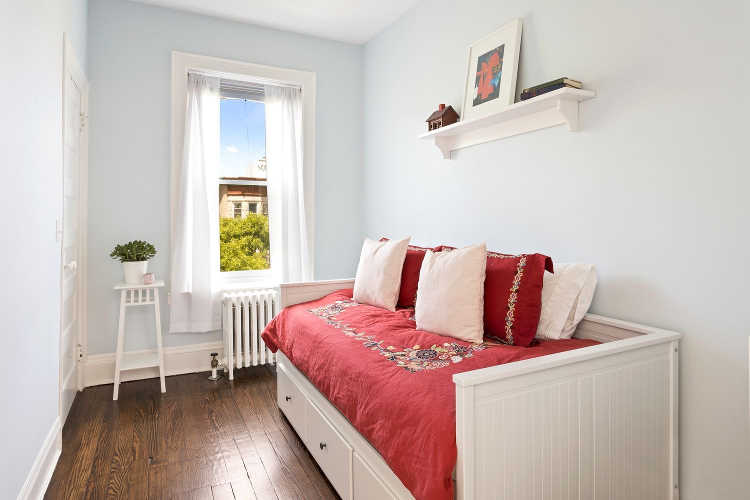 474 Prospect Place, Unit 3 Brooklyn, NY 11238 - Photo 9 of 11 a bedroom with a bed and a window