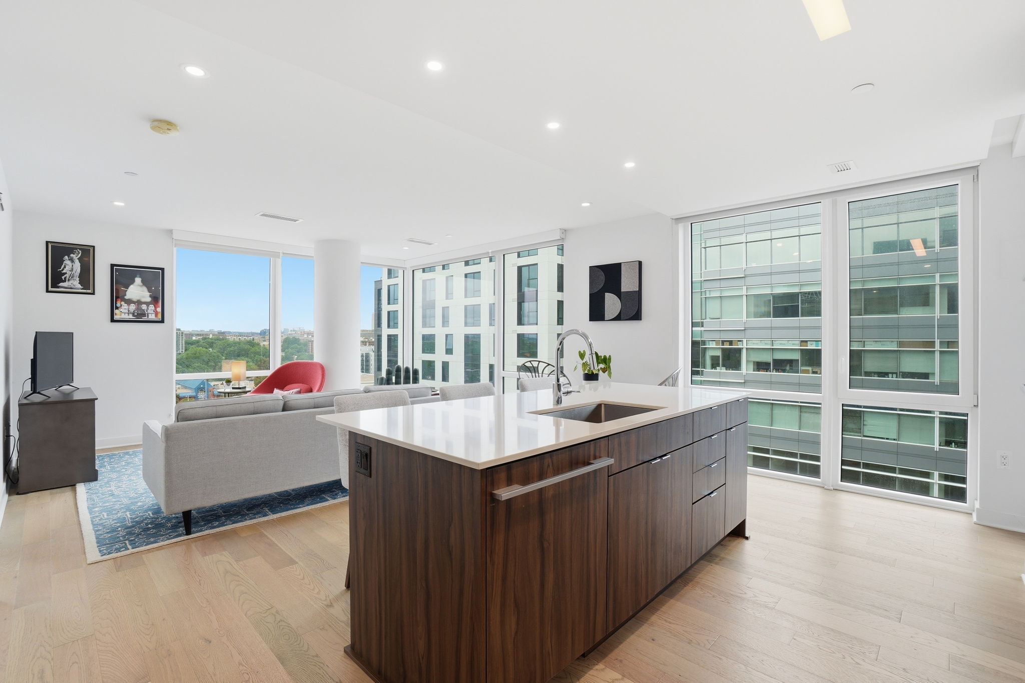 37 L Street Southeast, Unit 902 Washington, DC 20003 - Photo 5 of 44