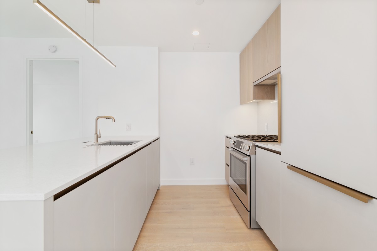 3 Court Square, Unit 5010 Queens, NY 11101 - Photo 6 of 9