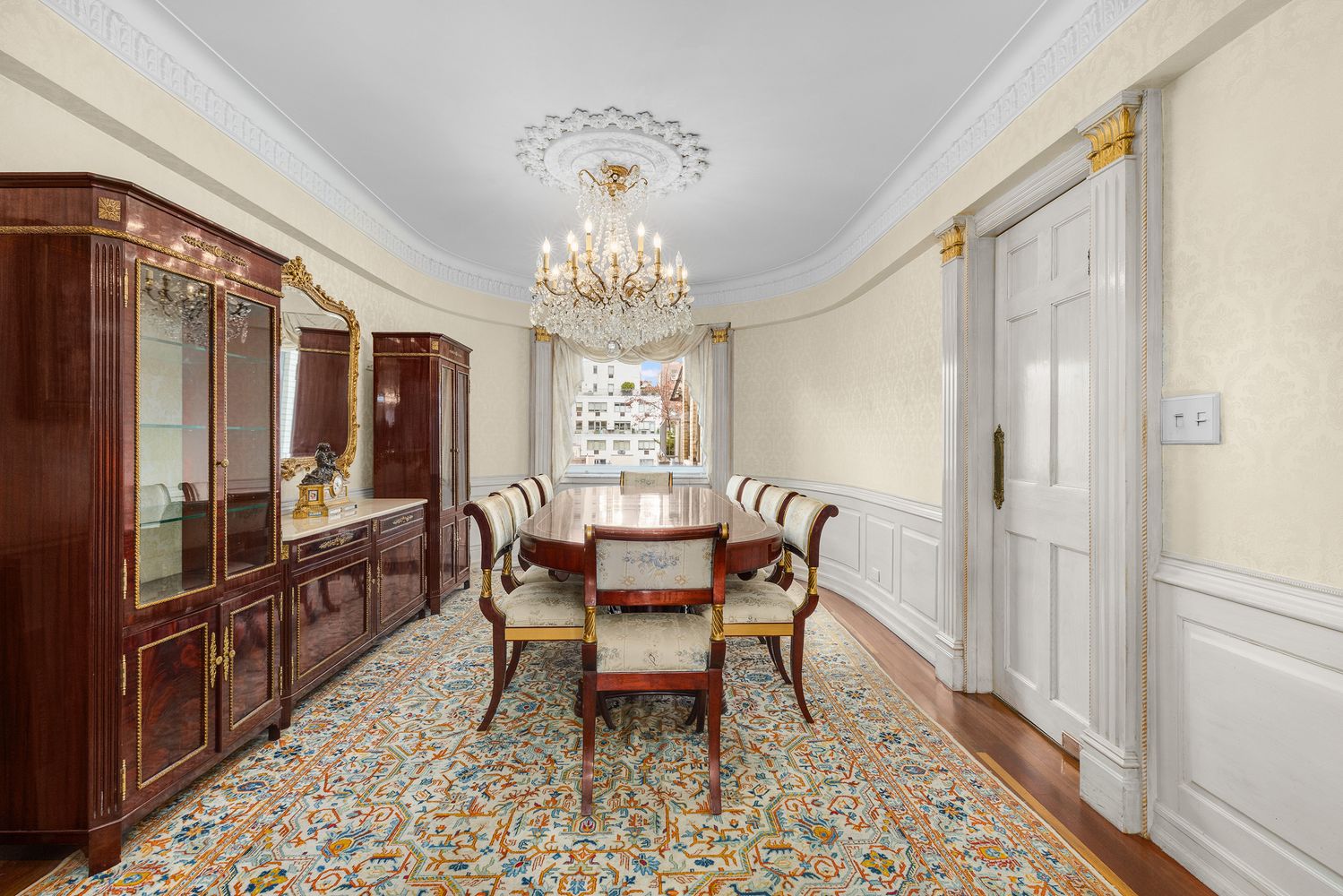 $2,800,000 | 860 5th Avenue, Unit 12K | Lenox Hill