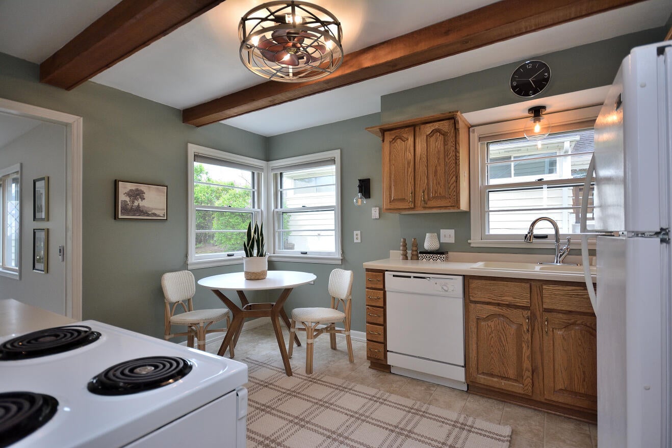 236 North 90th Street Milwaukee, WI 53226 - Photo 7 of 34