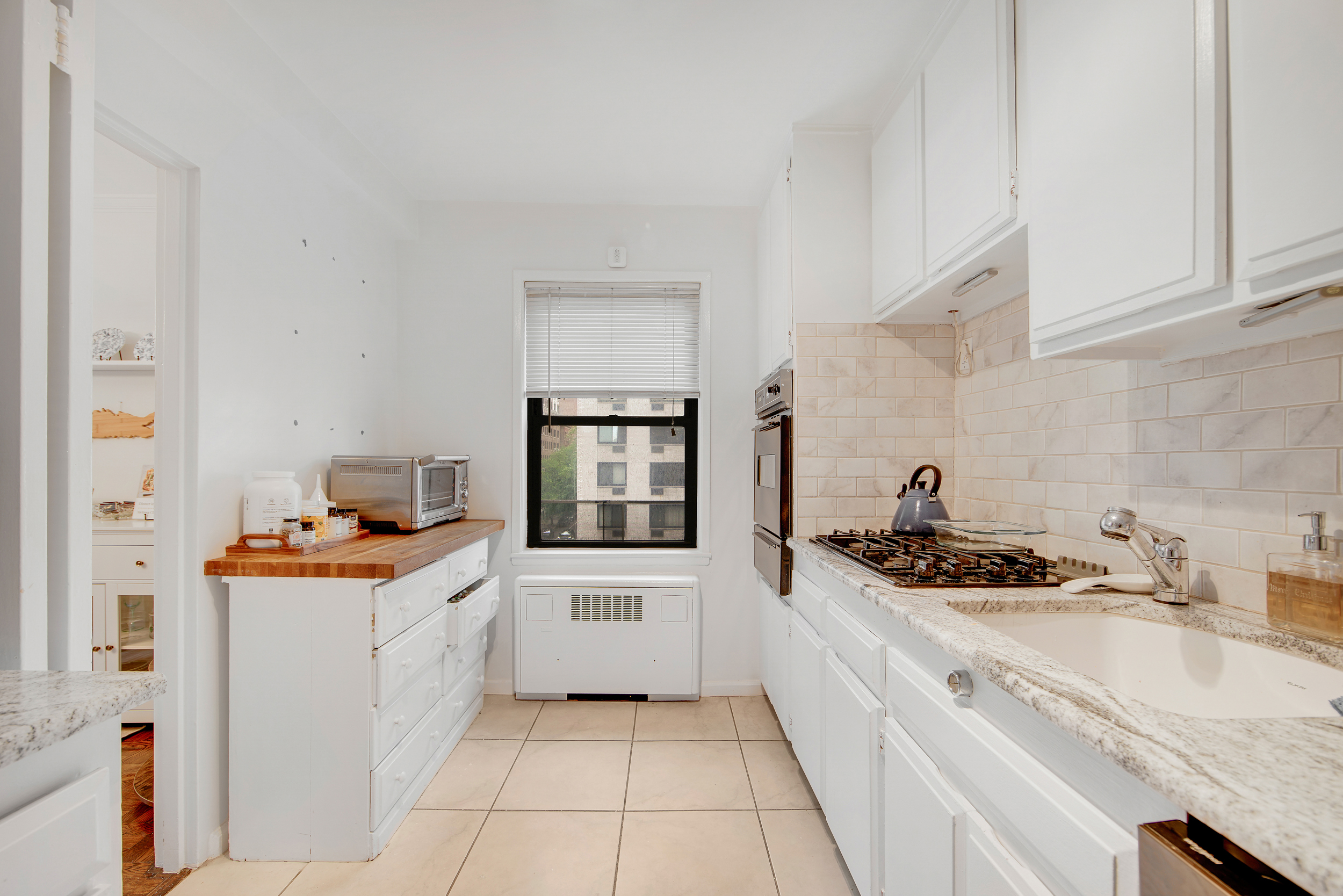 301 East 48th Street, Unit 5D Manhattan, NY 10017 - Photo 6 of 15