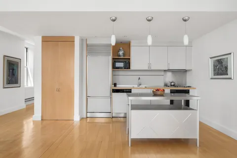 $2,998,000 | 80 Chambers Street, Unit 15A | TriBeCa