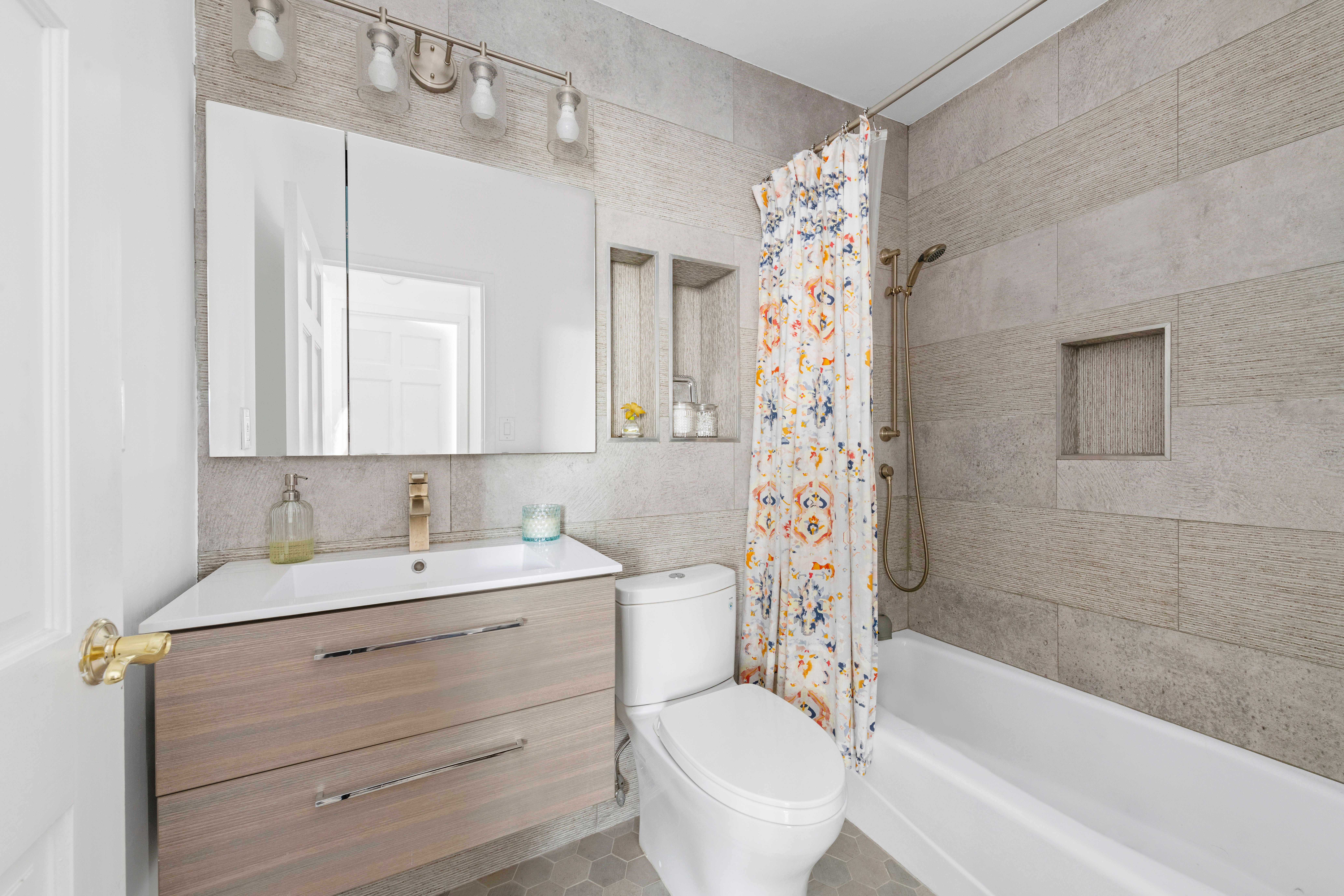 343 East 74th Street, Unit 18A Manhattan, NY 10021 - Photo 10 of 13