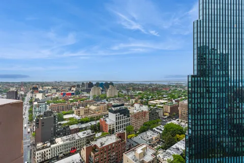 $995,000 | 1 Hanson Place, Unit 24E | Fort Greene