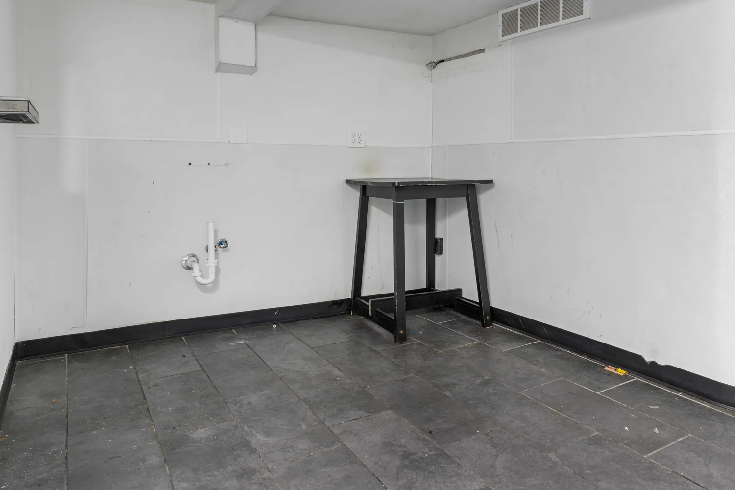 $550,000 | 5464 Gravois Avenue, St. Louis, MO 63116