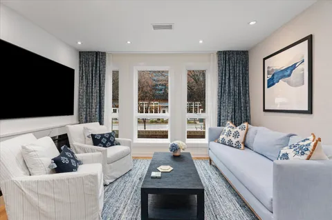 $1,395,000 | 7313 Woodmont Avenue, Unit R, Bethesda, MD 20814