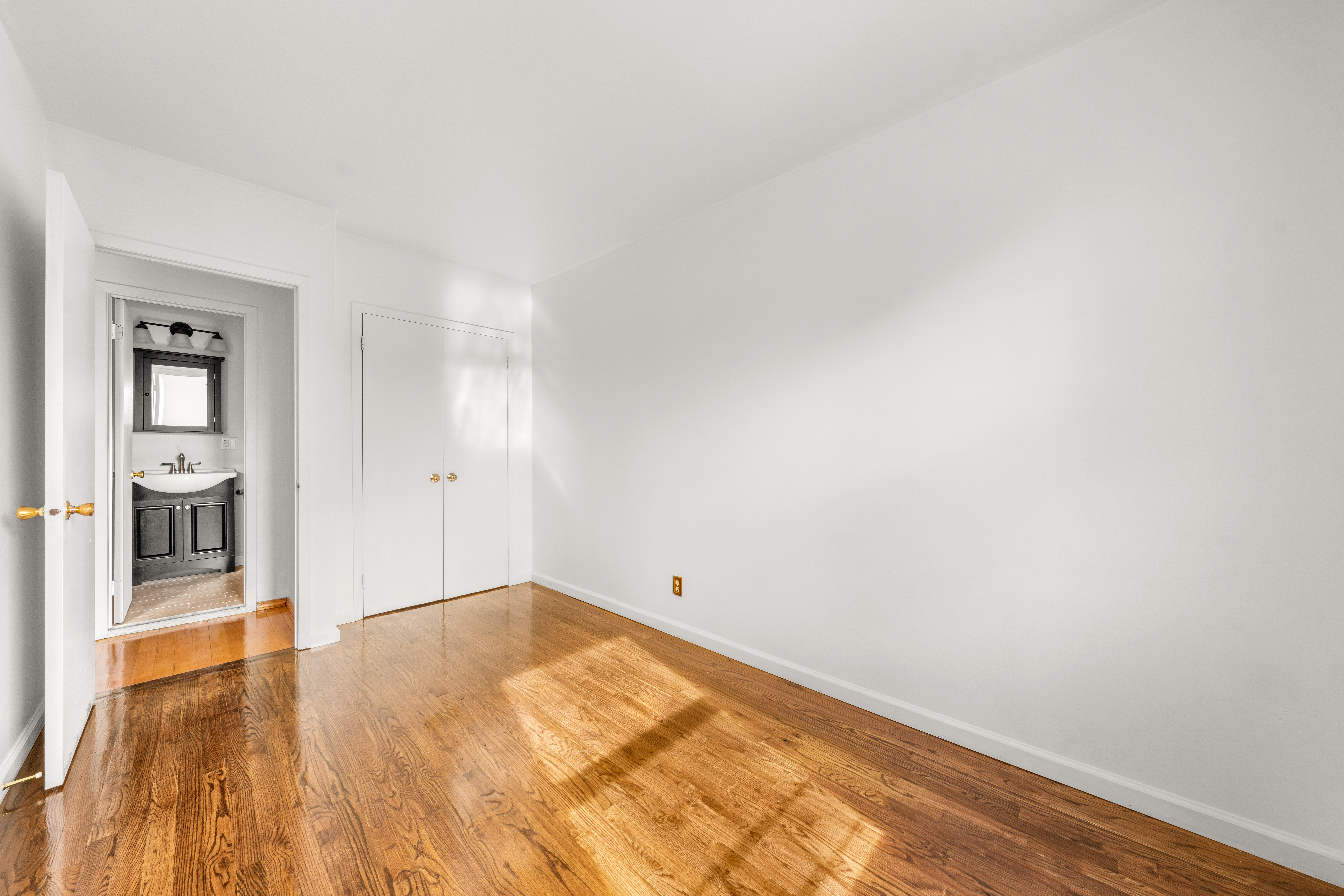 1050 Dekalb Avenue, Unit 2 Brooklyn, NY 11221 - Photo 7 of 10 a view of an empty room and window