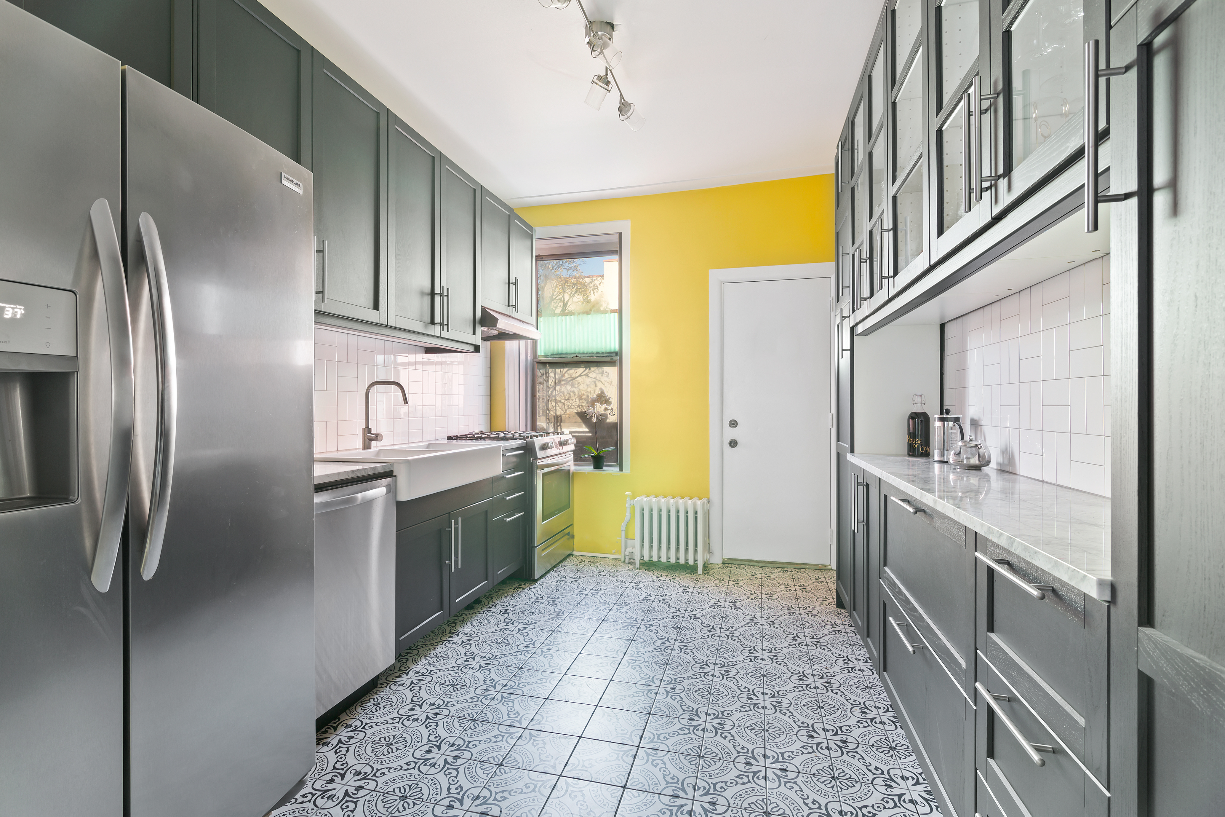 901 Saint Marks Avenue, Unit TRIPLEX Brooklyn, NY 11213 - Photo 9 of 28