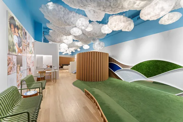 a view of lobby with livingroom