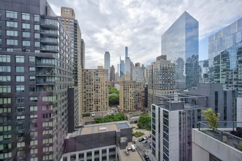 $1,350,000 | 60 Riverside Boulevard, Unit 1810 | Upper West Side