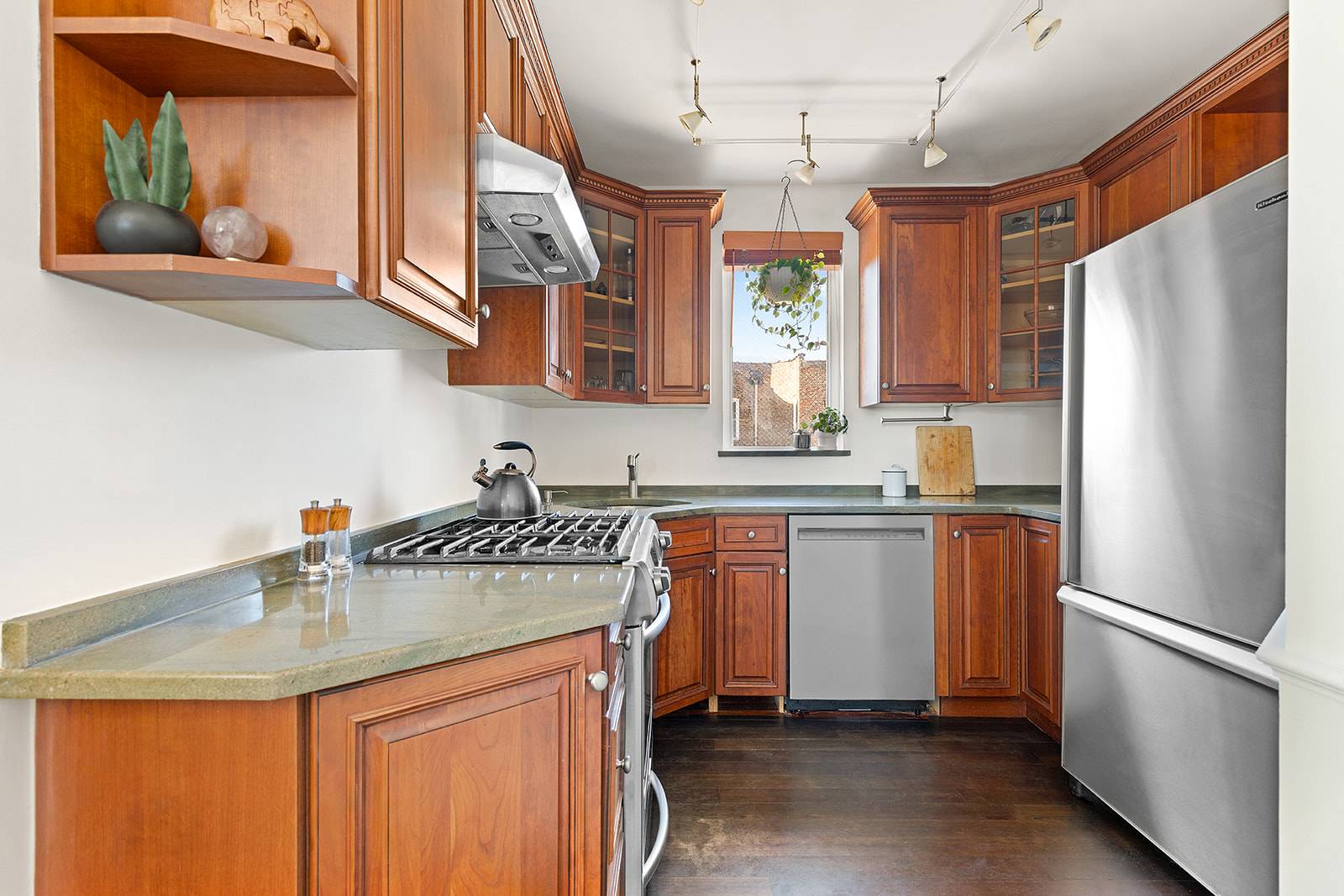127 4th Place, Unit 4A Brooklyn, NY 11231 - Photo 5 of 8