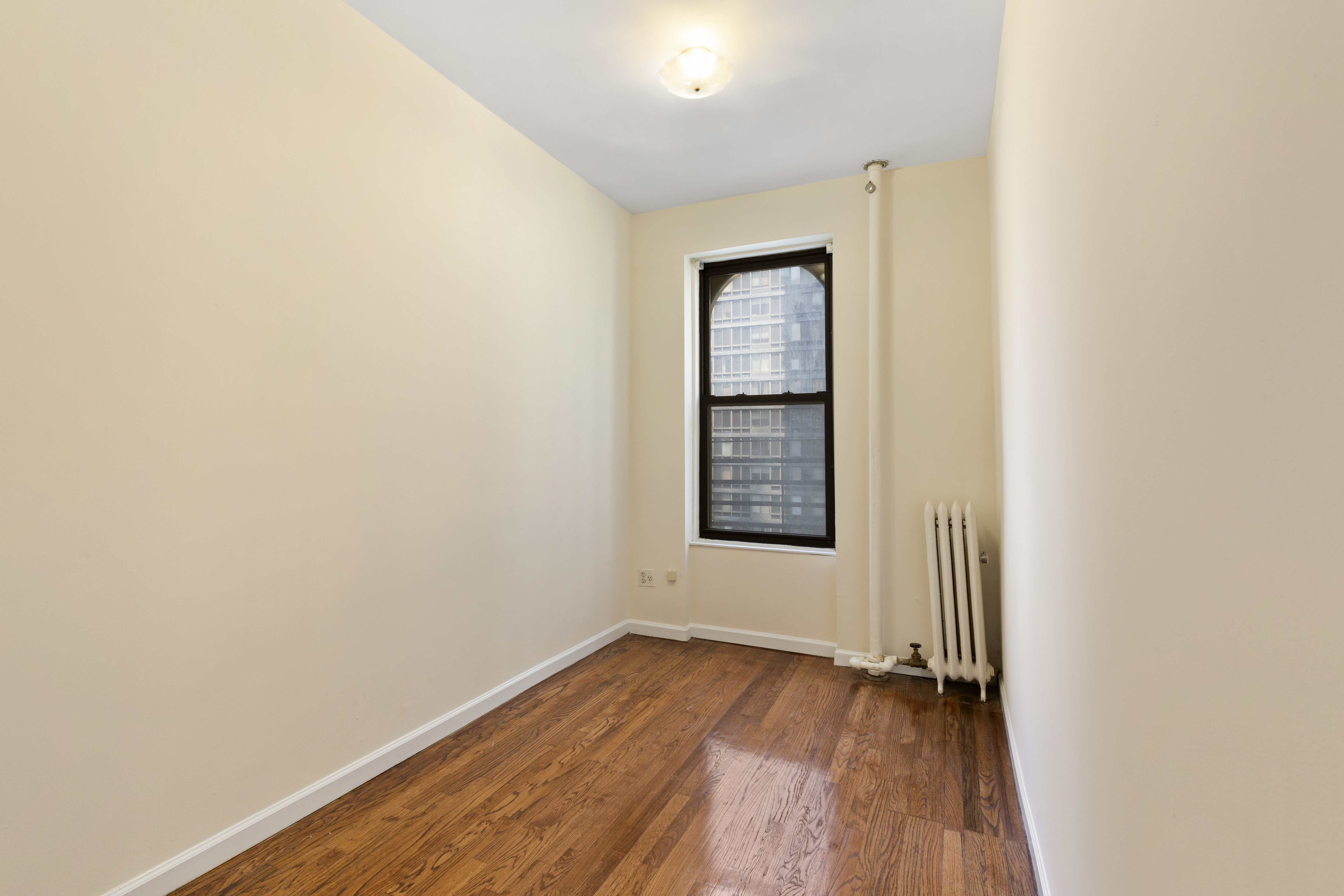 422 East 58th Street, Unit 6B Manhattan, NY 10022 - Photo 5 of 8
