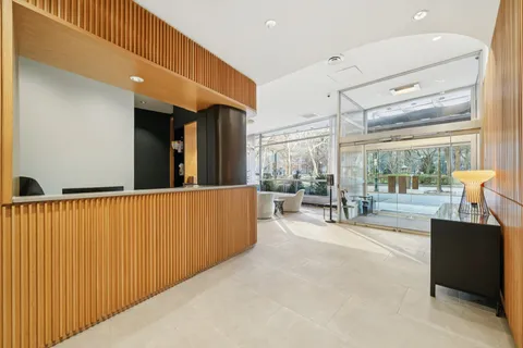 $975,000 | 220 West Rittenhouse Square, Unit 10C, Philadelphia, PA 19103