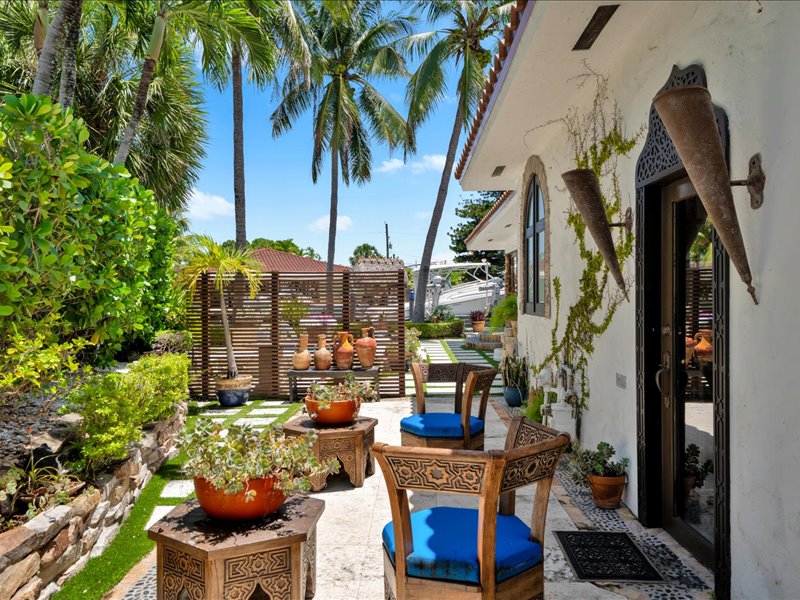 1150 North Biscayne Point Road Miami Beach, FL 33141 - Photo 32 of 65 Gallery Image 32