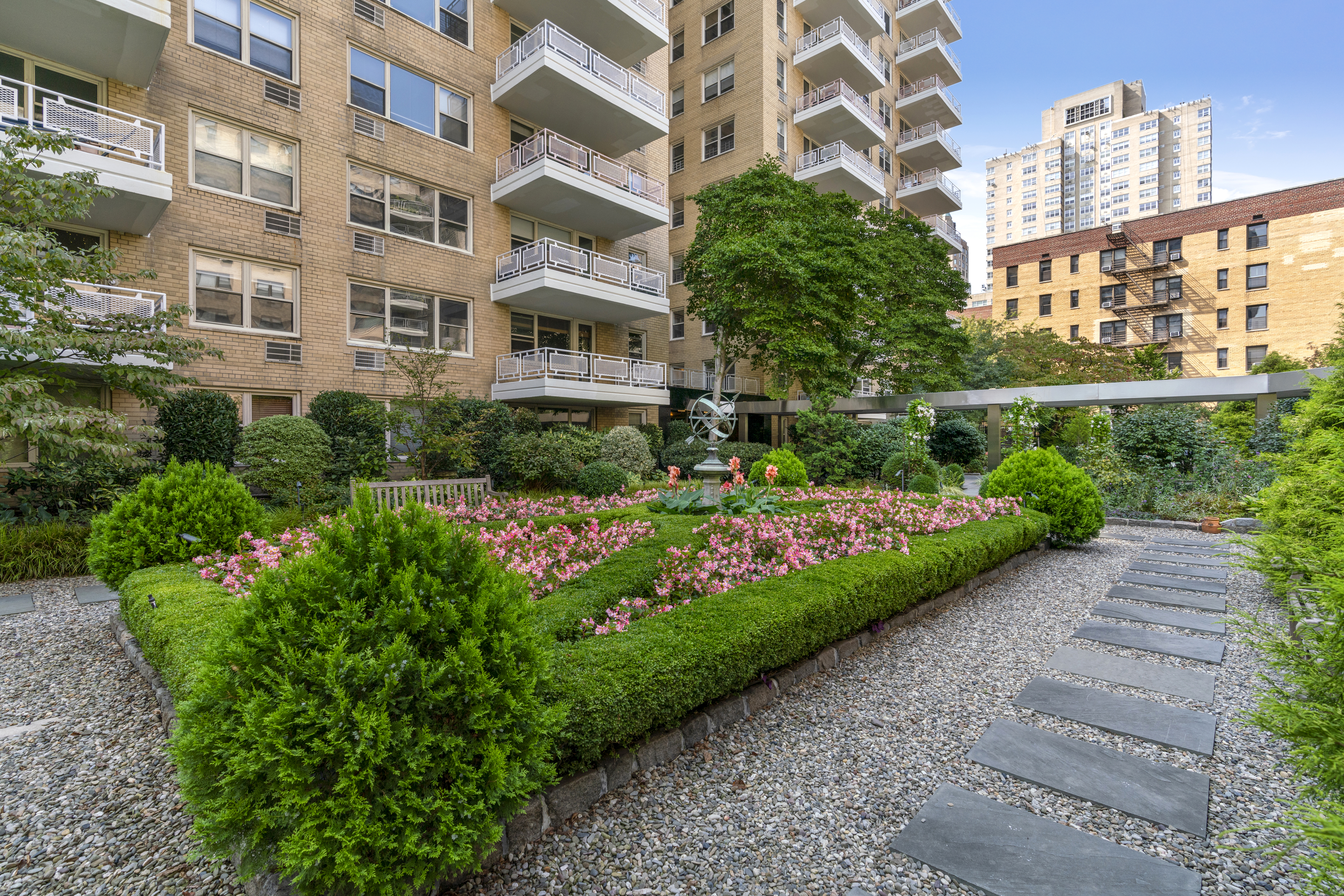 40 East 9th Street, Unit 4F Manhattan, NY 10003 - Photo 19 of 23