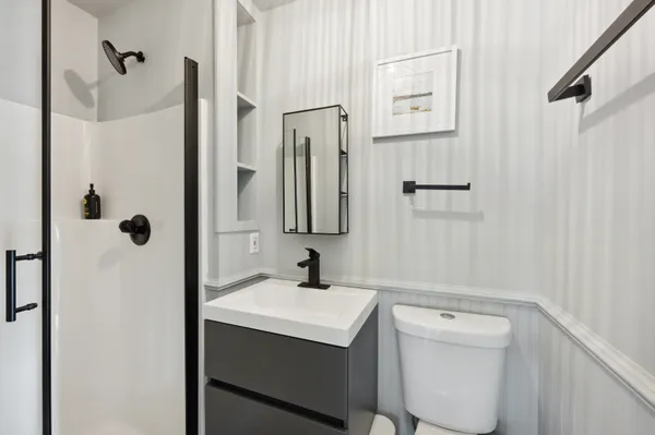 $6,250,000 | 32 Lighthouse Road, Hampton Bays, NY 11946