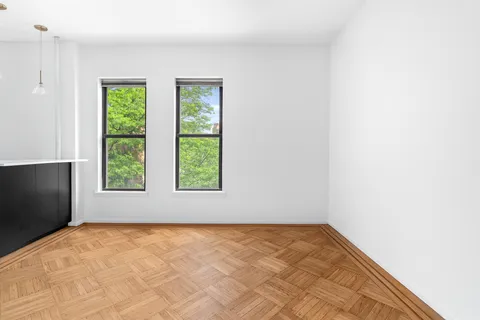 a view of empty room with window