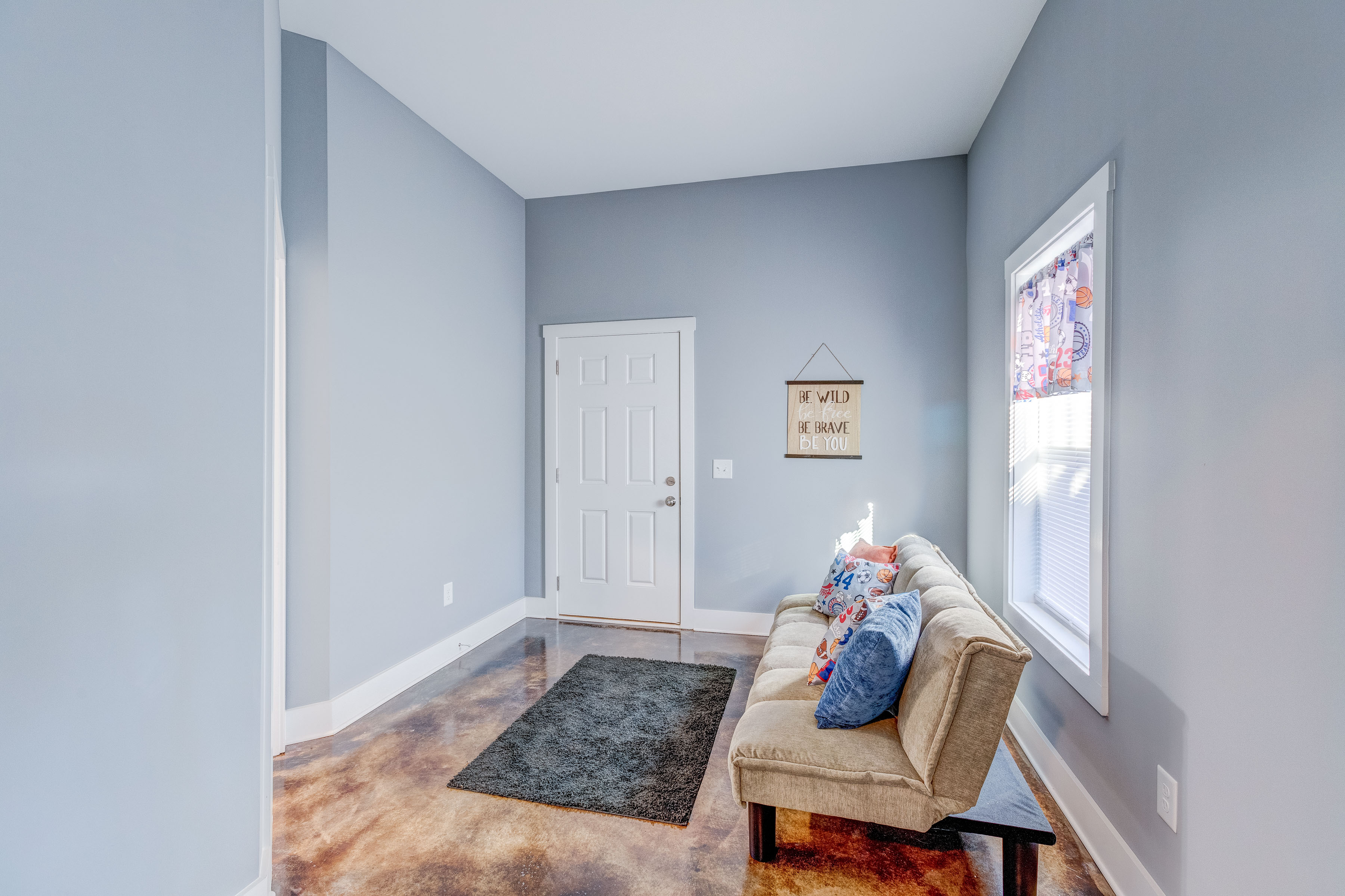 Happy Hollow Road Goodlettsville, TN 37072 - Photo 186 of 203 a living room with furniture and a couch