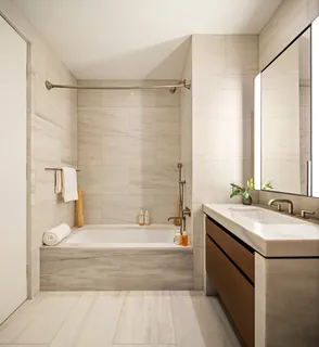 $4,050,000 | 555 West 22nd Street, Unit 4CE | Chelsea