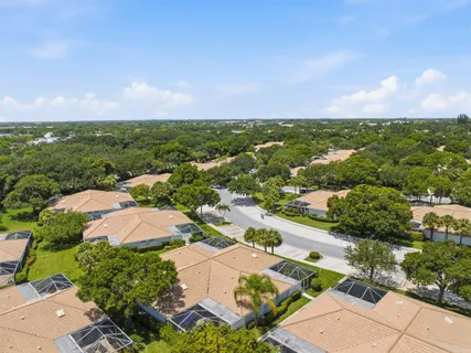 $355,000 | 10701 Chapman Oak Court, Palm Beach Gardens, FL 33410