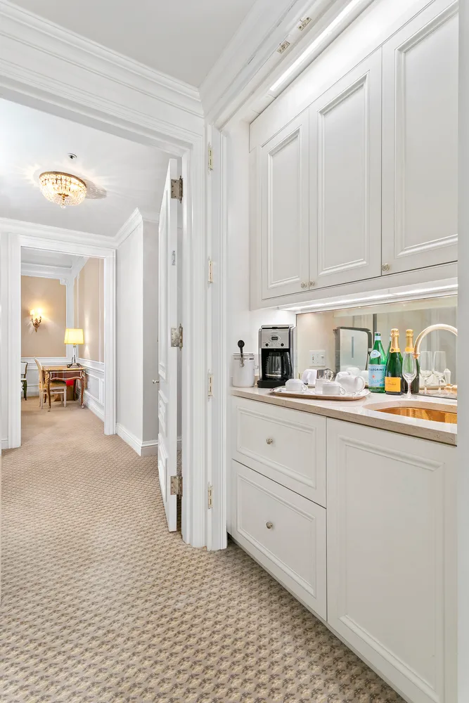 $3,995,000 | 2 East 55th Street, Unit 1116 | Midtown East