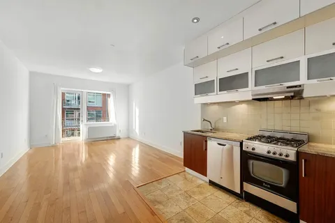 $735,000 | 41-26 27th Street, Unit 7C | Long Island City