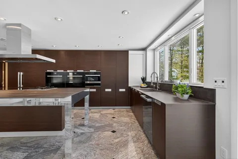 $3,199,000 | 48 Westwood Court, Woodbury, NY 11797