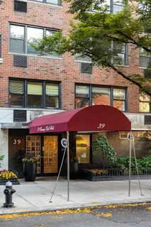 $1,150,000 | 39 Gramercy Park North, Unit 9A | Gramercy