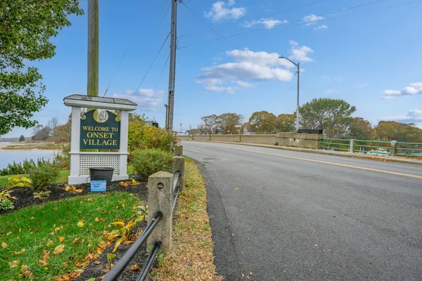 $199,000 | 218 Onset Avenue, Wareham, MA 02558