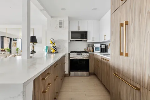 $1,325,000 | 100 Beekman Street, Unit 26D | Financial District