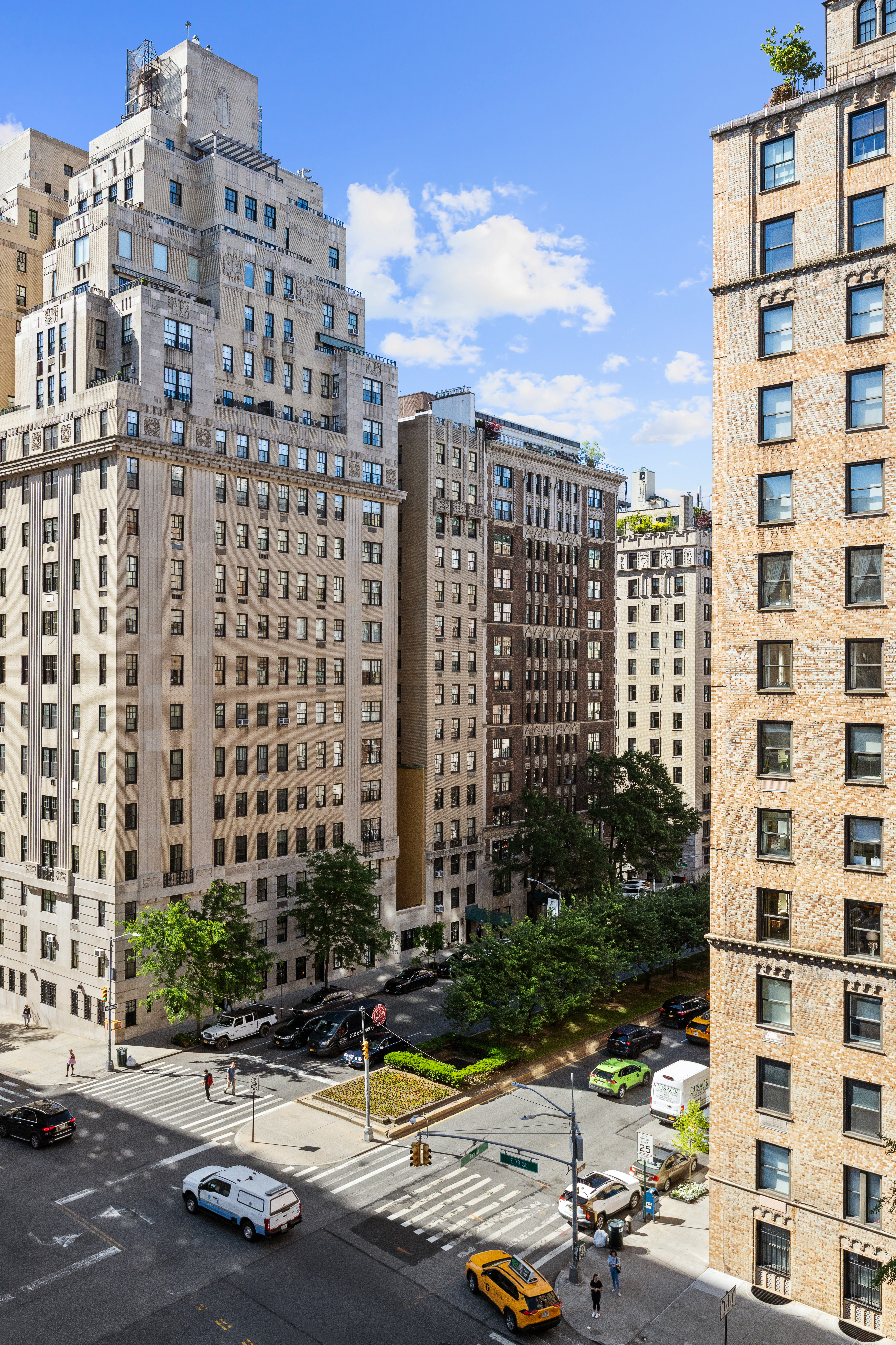 900 Park Avenue, Unit 8D Manhattan, NY 10075 - Photo 2 of 11