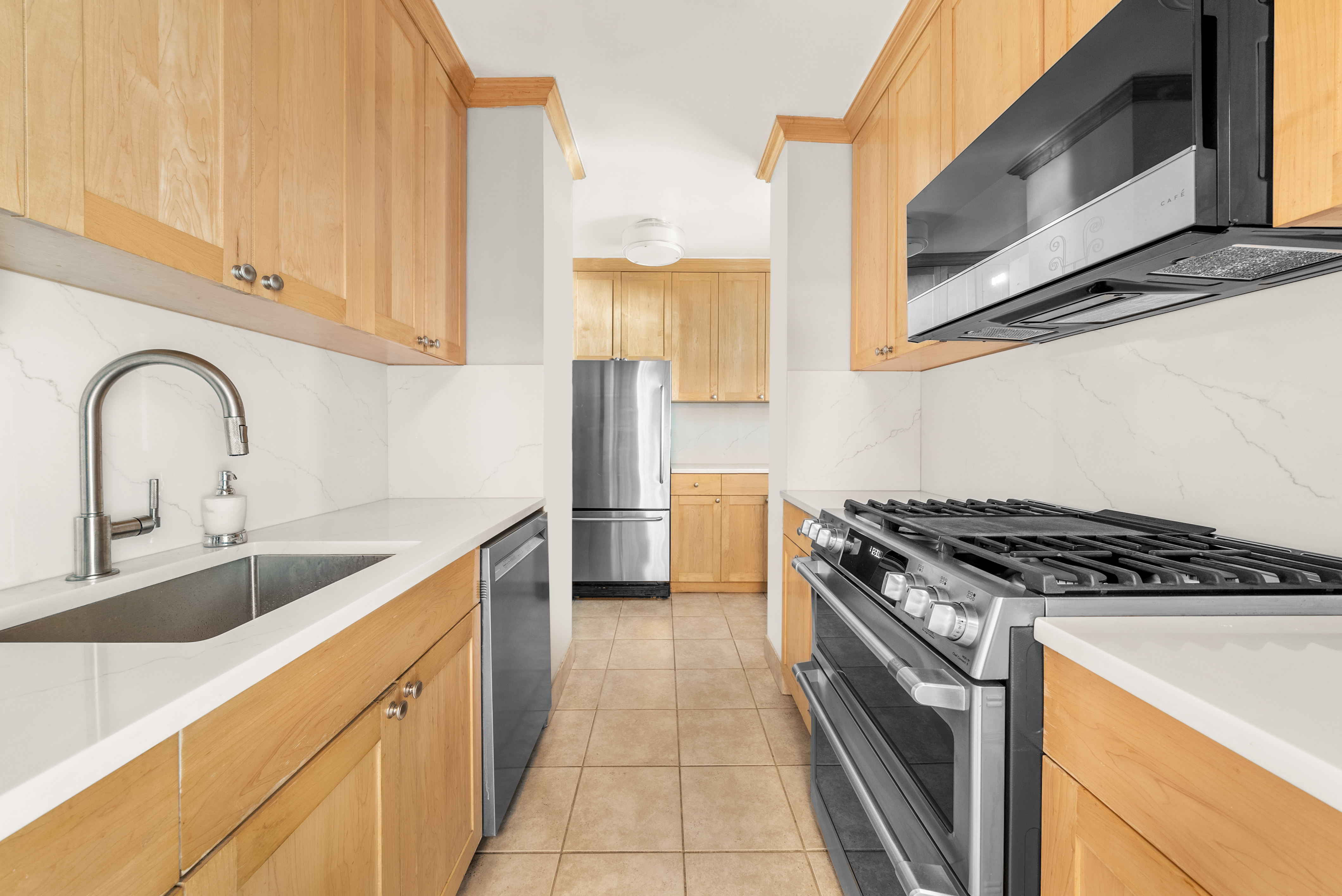 35 Sutton Place, Unit 16G Manhattan, NY 10022 - Photo 5 of 15