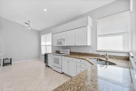 $995,000 | 1717 Winding Oaks Way, Naples, FL 34109